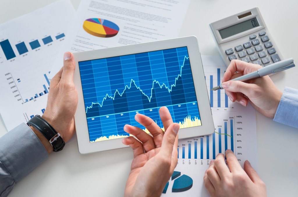 Finances monitoring tablet